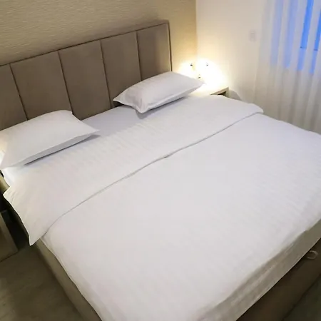 Fancy New 2bdrm Ap Free Garage شقة