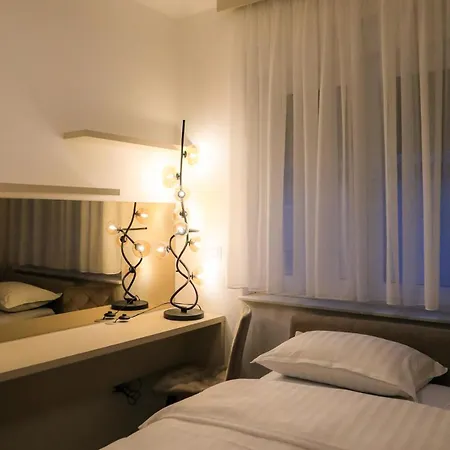 Fancy New 2bdrm Ap Free Garage شقة